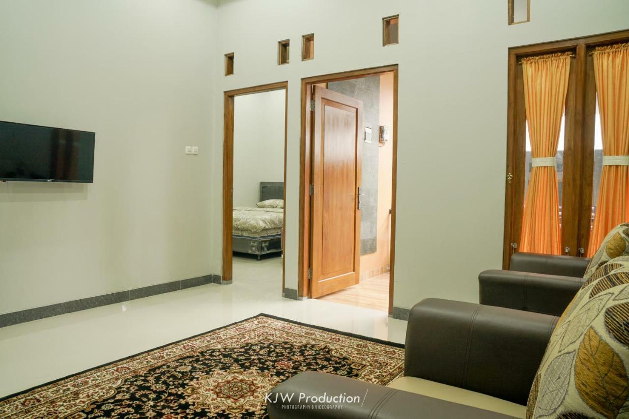 M Stay Guest House Jogja Yogyakarta Exterior foto